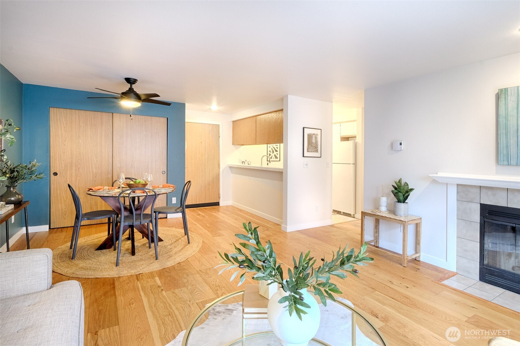 7000 Cleopatra Place NW #303, Seattle, WA 98117