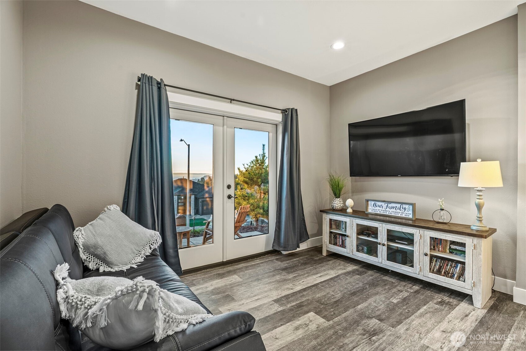 257 Curtis Drive , Longview, WA 98632