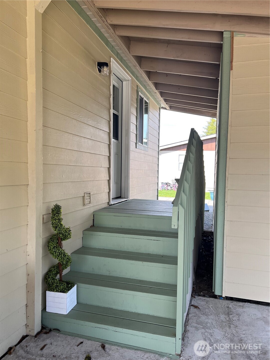 156 NE Zodiac Lane , Bremerton, WA 98311