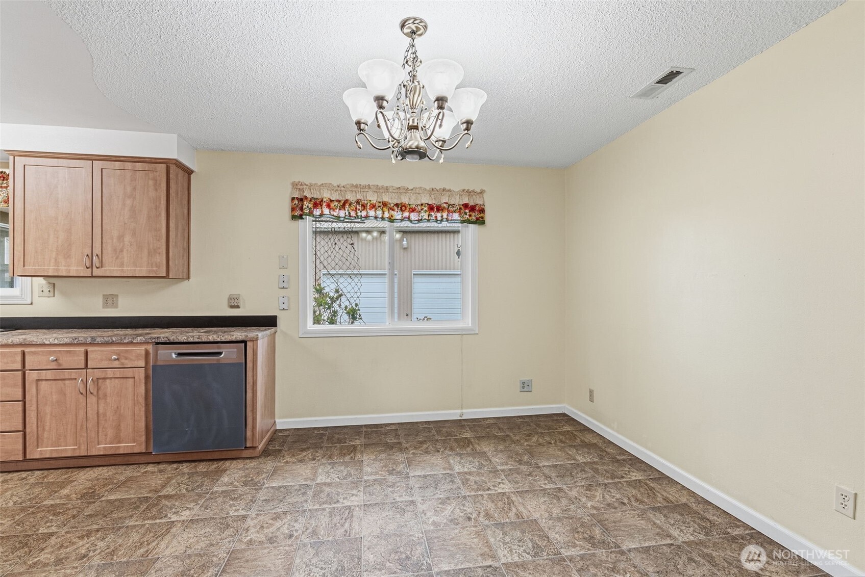 1935 Westside Highway , Kelso, WA 98626