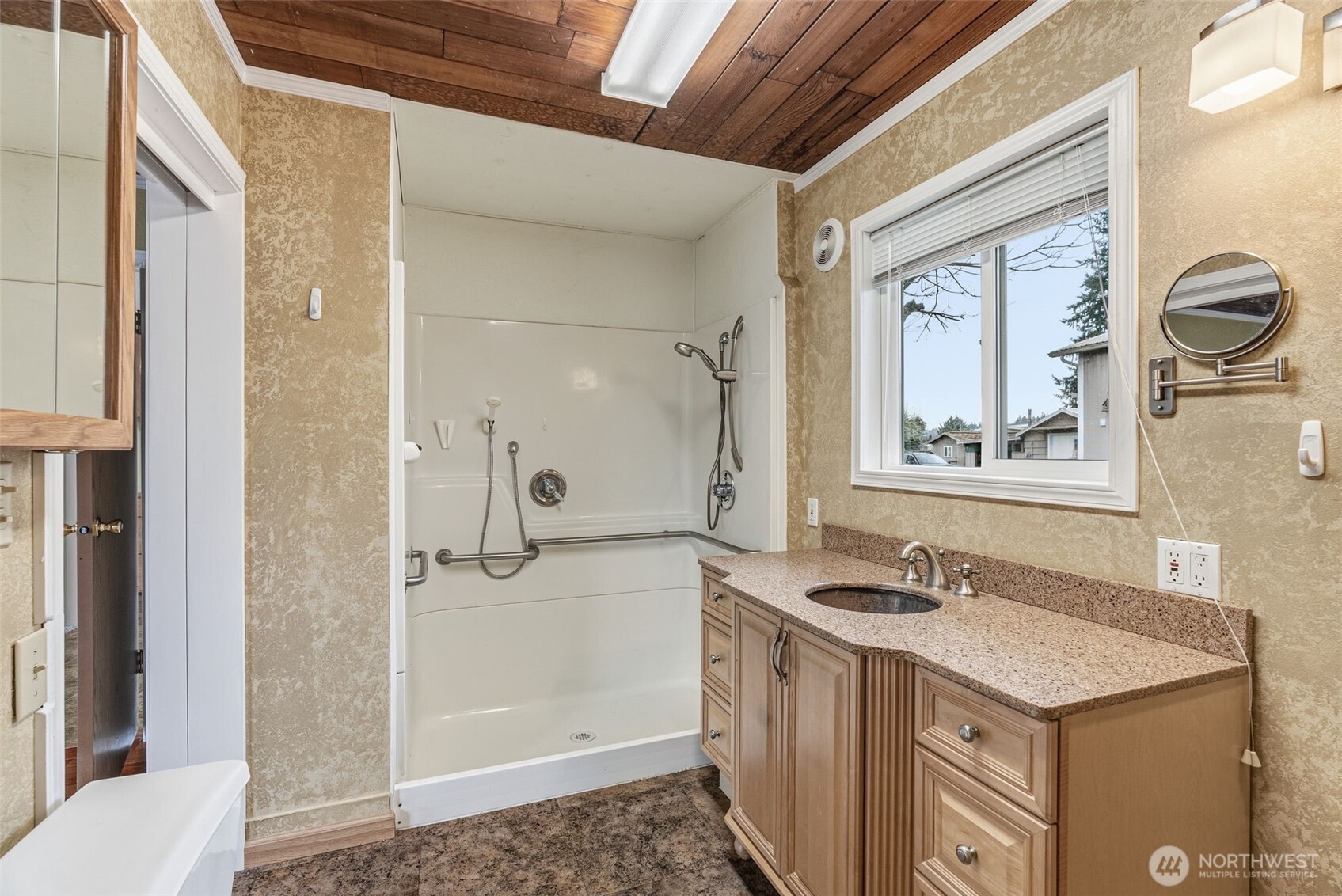 1935 Westside Highway , Kelso, WA 98626