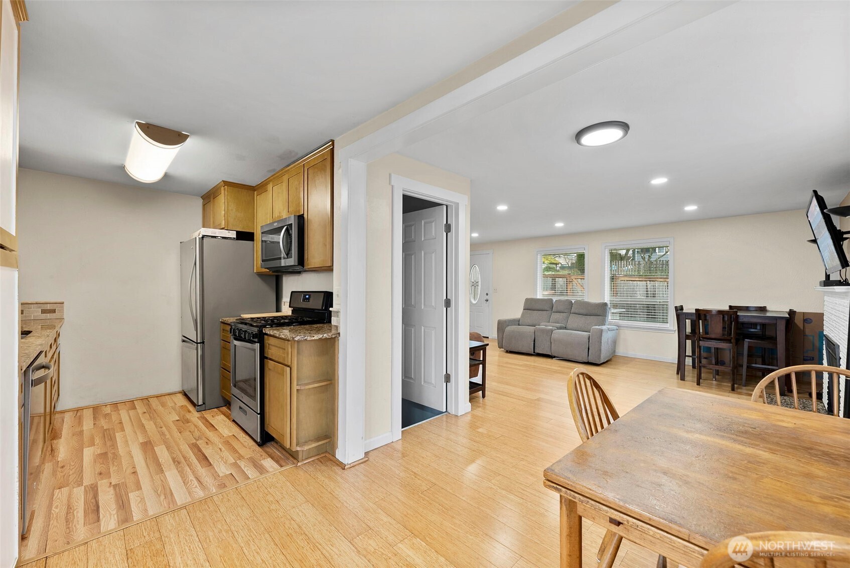 7642 S Thompson Avenue , Tacoma, WA 98408