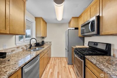 7642 S Thompson Avenue , Tacoma, WA 98408 - Photo 9