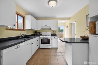 3931 Friday Avenue , Everett, WA 98201 - Photo 7