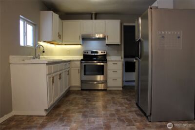 12020 79th Avenue S, Seattle, WA 98178 - Photo 15