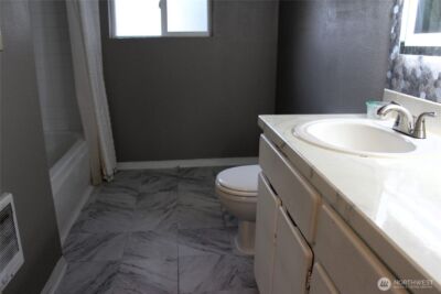 12020 79th Avenue S, Seattle, WA 98178 - Photo 8