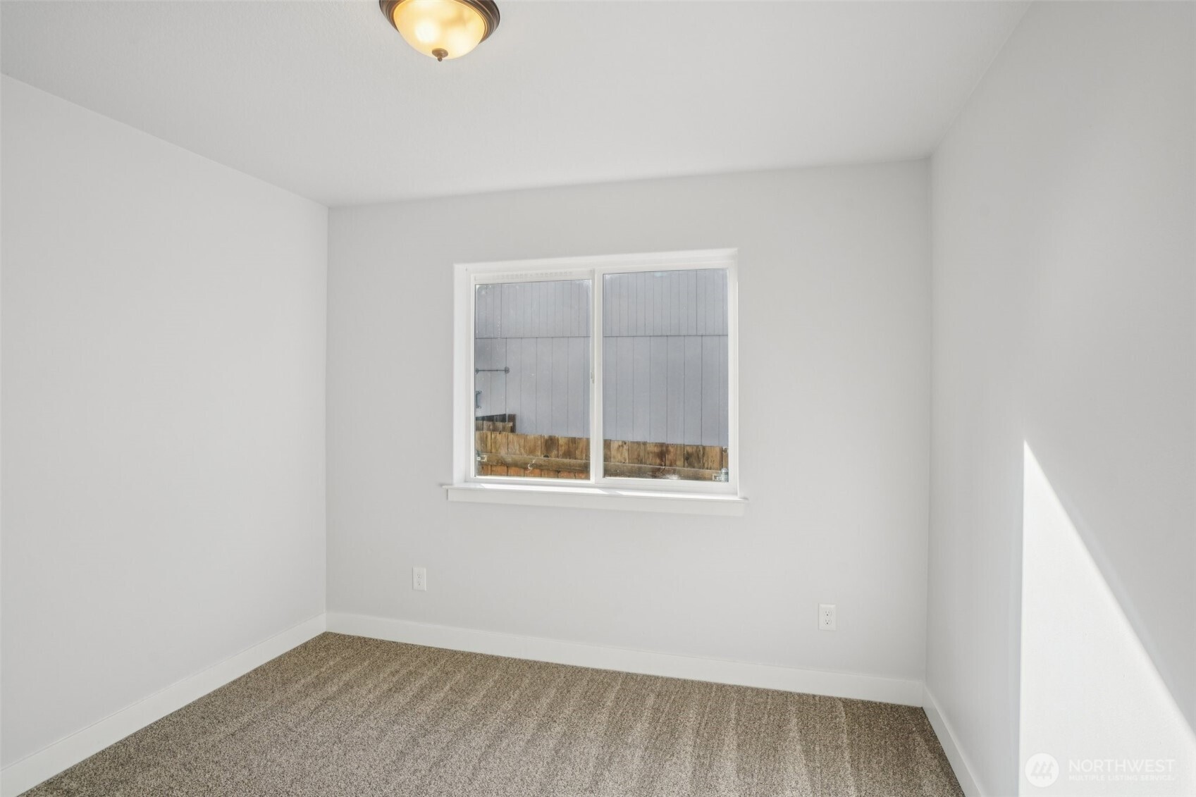 50 Hill Drive , Cathlamet, WA 98612