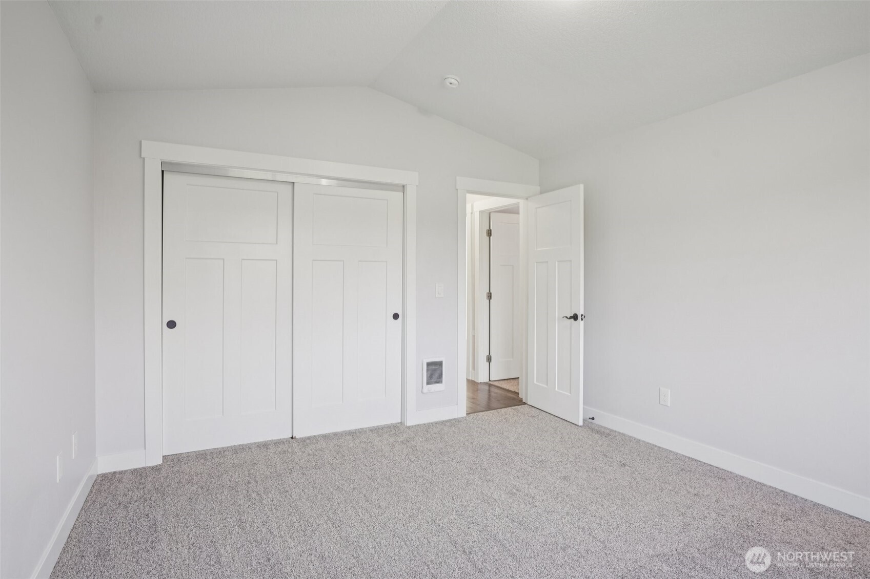 50 Hill Drive , Cathlamet, WA 98612