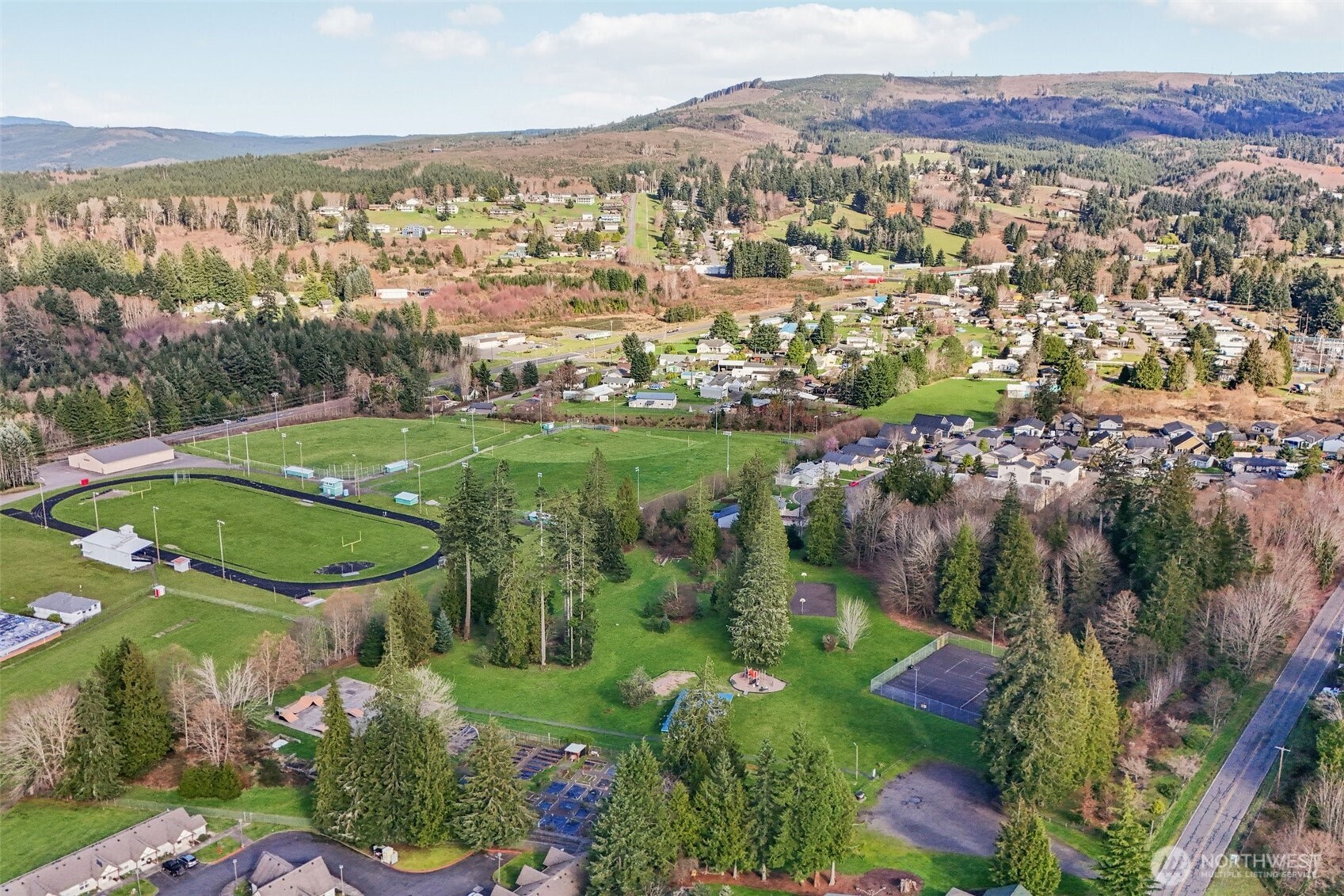 50 Hill Drive , Cathlamet, WA 98612