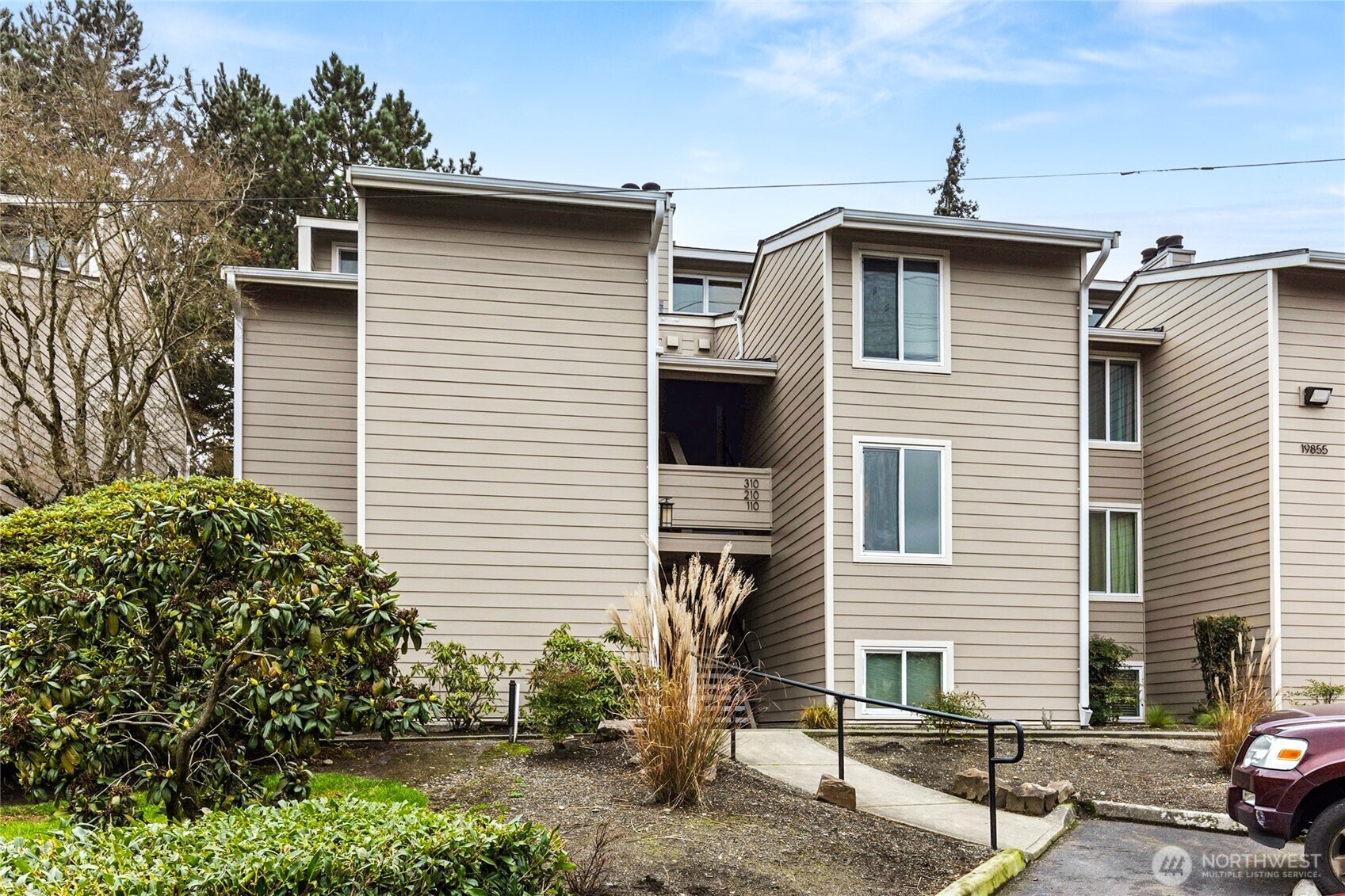 19855 25th Avenue NE #210, Shoreline, WA 98155