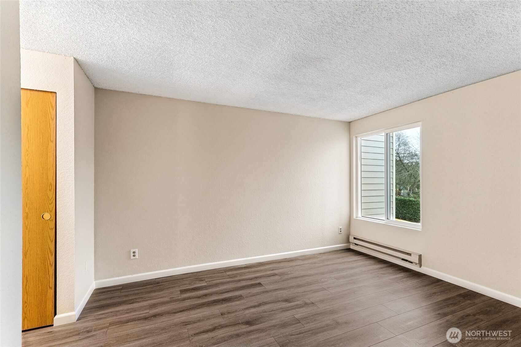 19855 25th Avenue NE #210, Shoreline, WA 98155