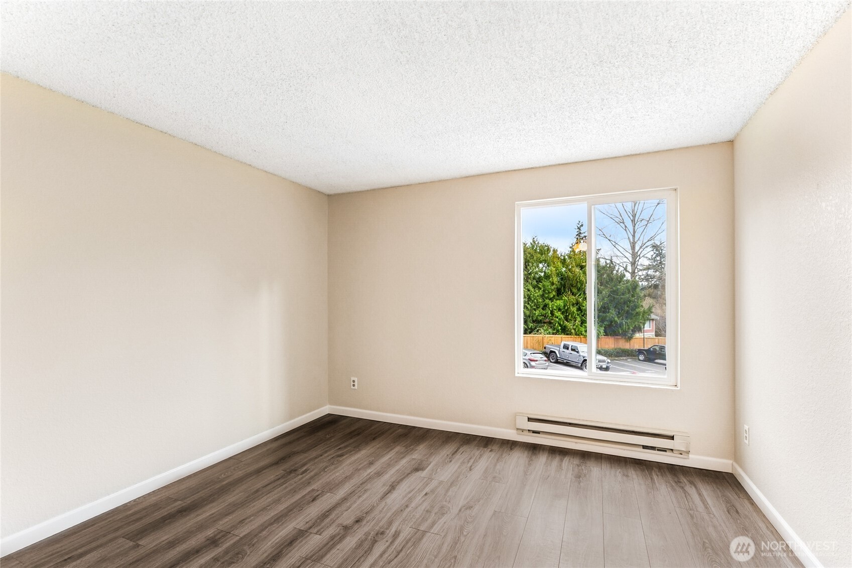 19855 25th Avenue NE #210, Shoreline, WA 98155