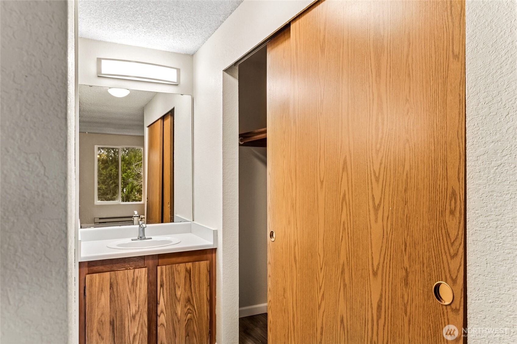 19855 25th Avenue NE #210, Shoreline, WA 98155