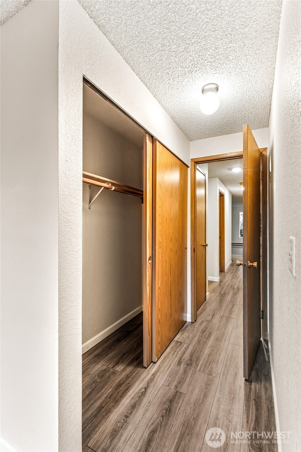 19855 25th Avenue NE #210, Shoreline, WA 98155