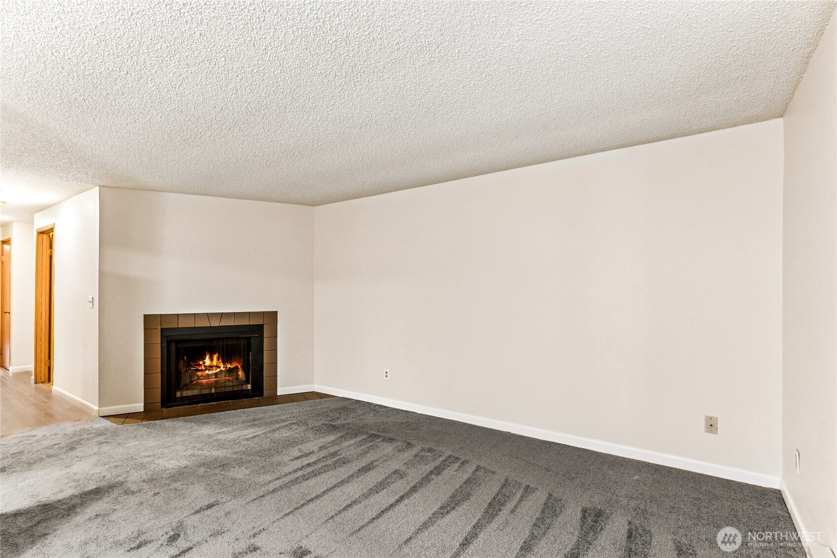 19855 25th Avenue NE #210, Shoreline, WA 98155