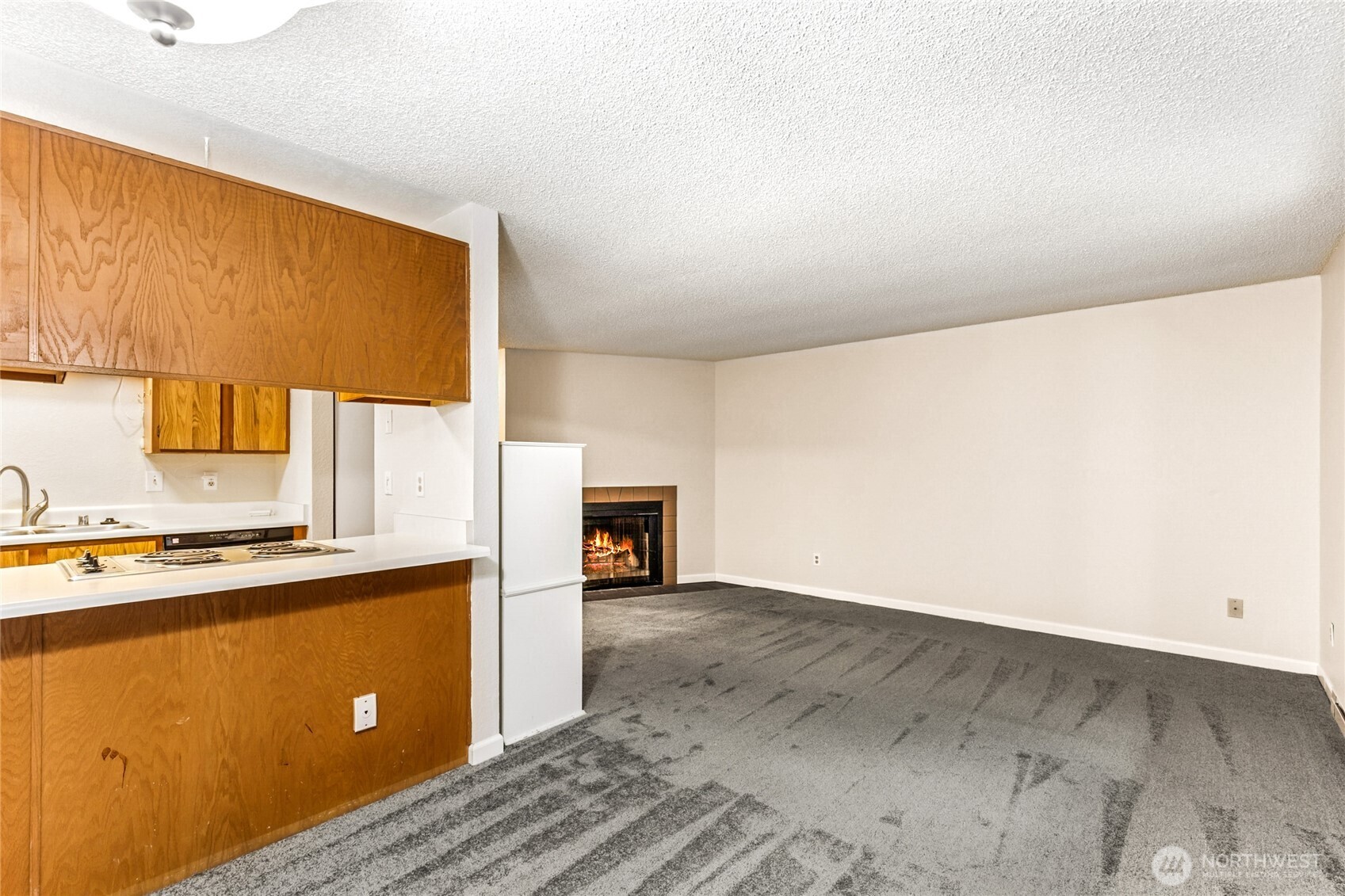 19855 25th Avenue NE #210, Shoreline, WA 98155