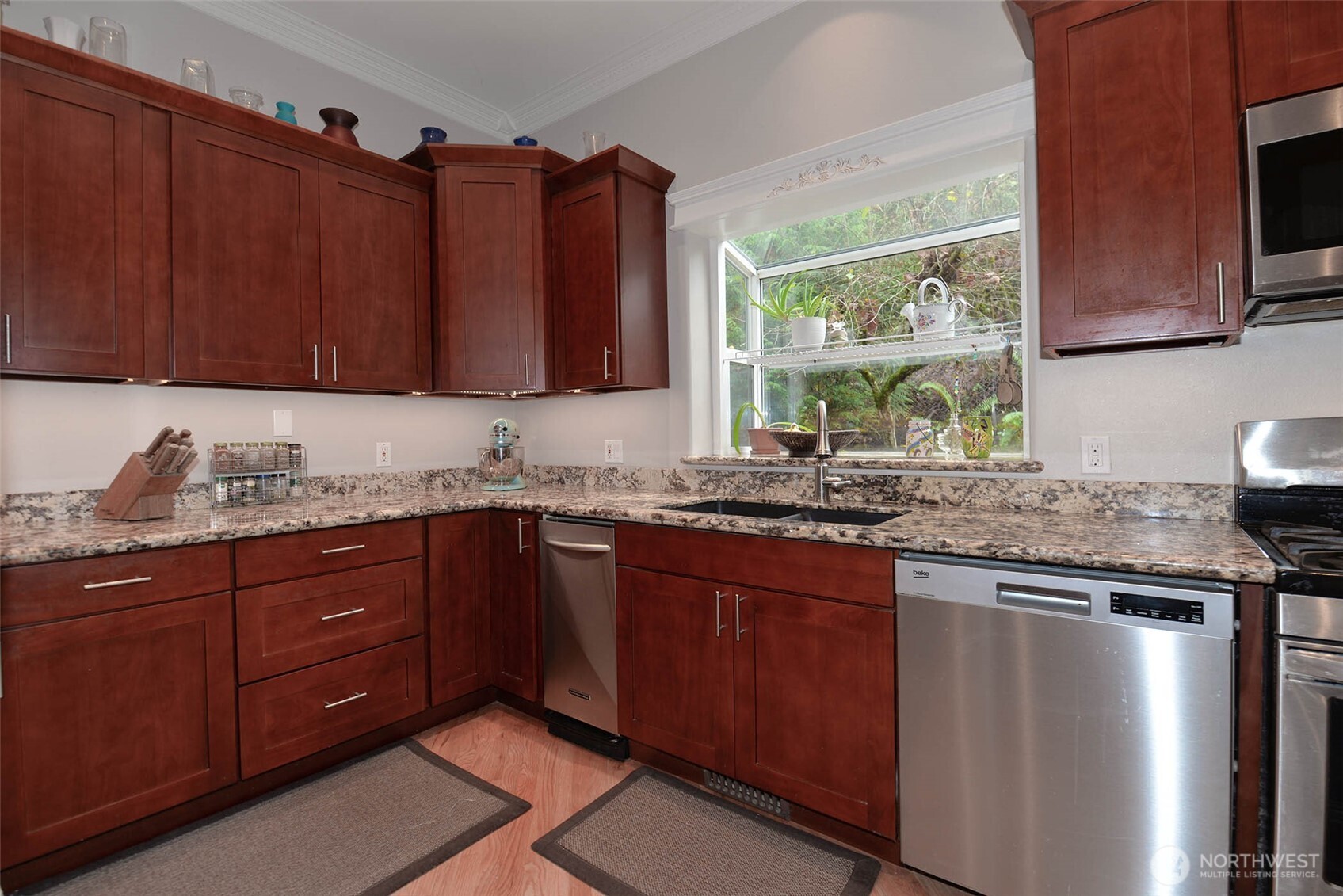 12117 Clearview Drive , Edmonds, WA 98026