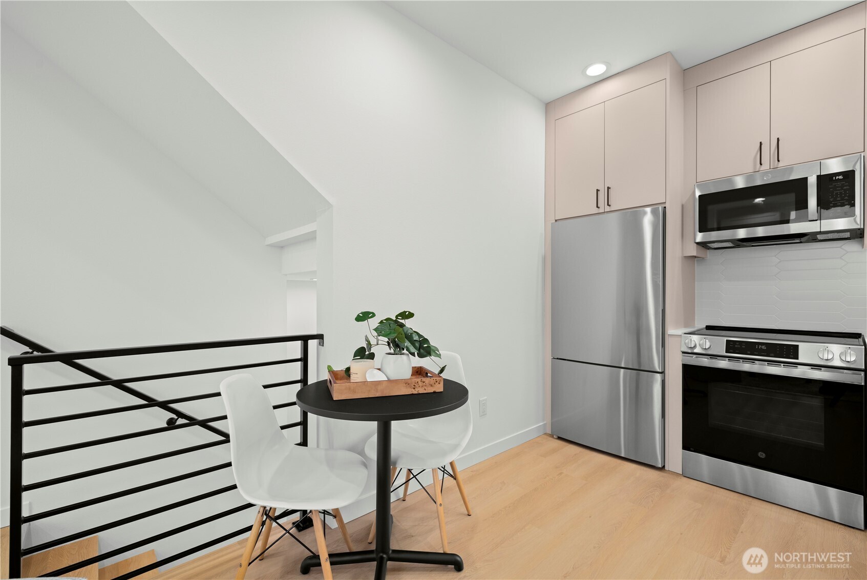 3852 Carr Place N, Seattle, WA 98103