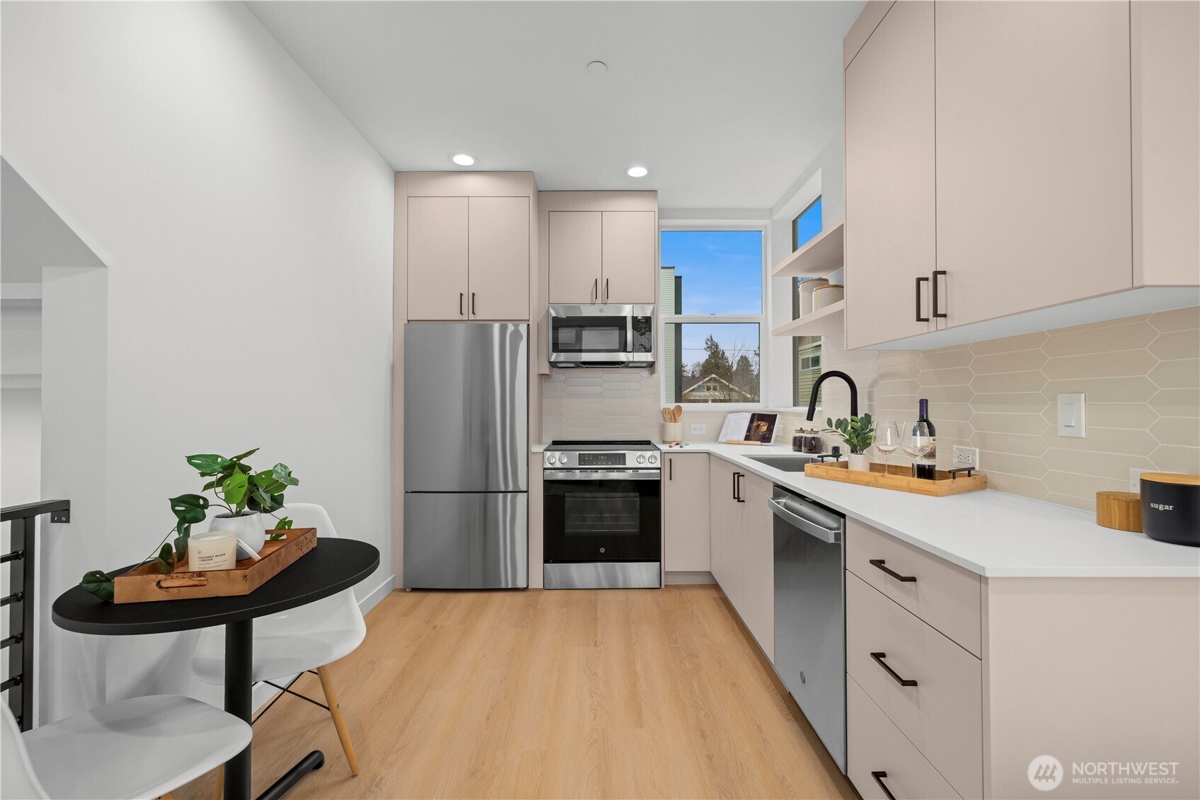 3852 Carr Place N, Seattle, WA 98103