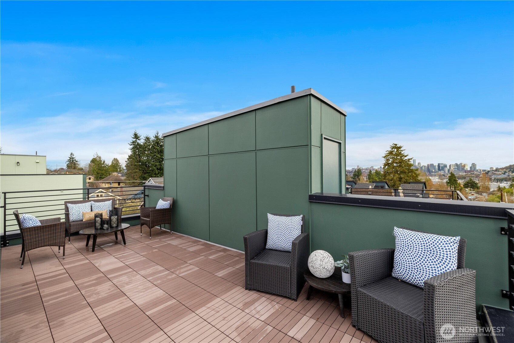 3852 Carr Place N, Seattle, WA 98103