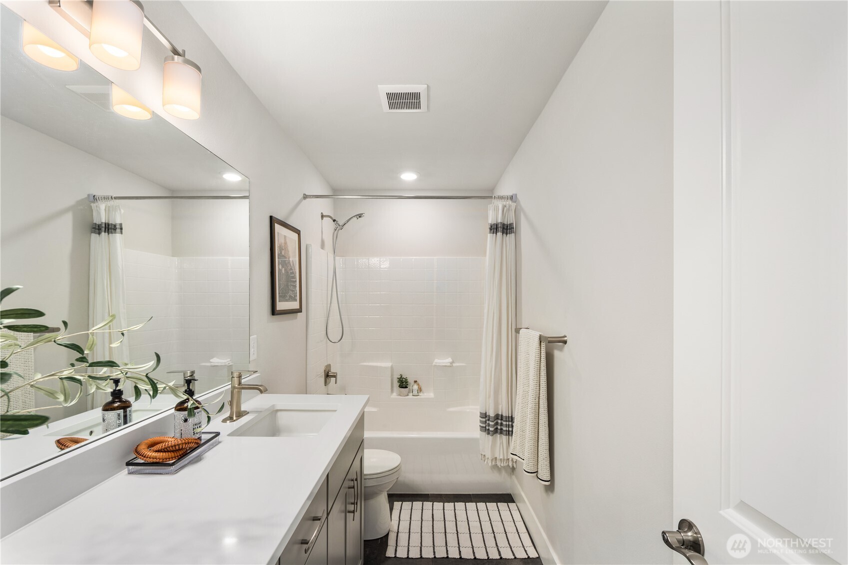 13335 Greenwood Avenue N #D, Seattle, WA 98133