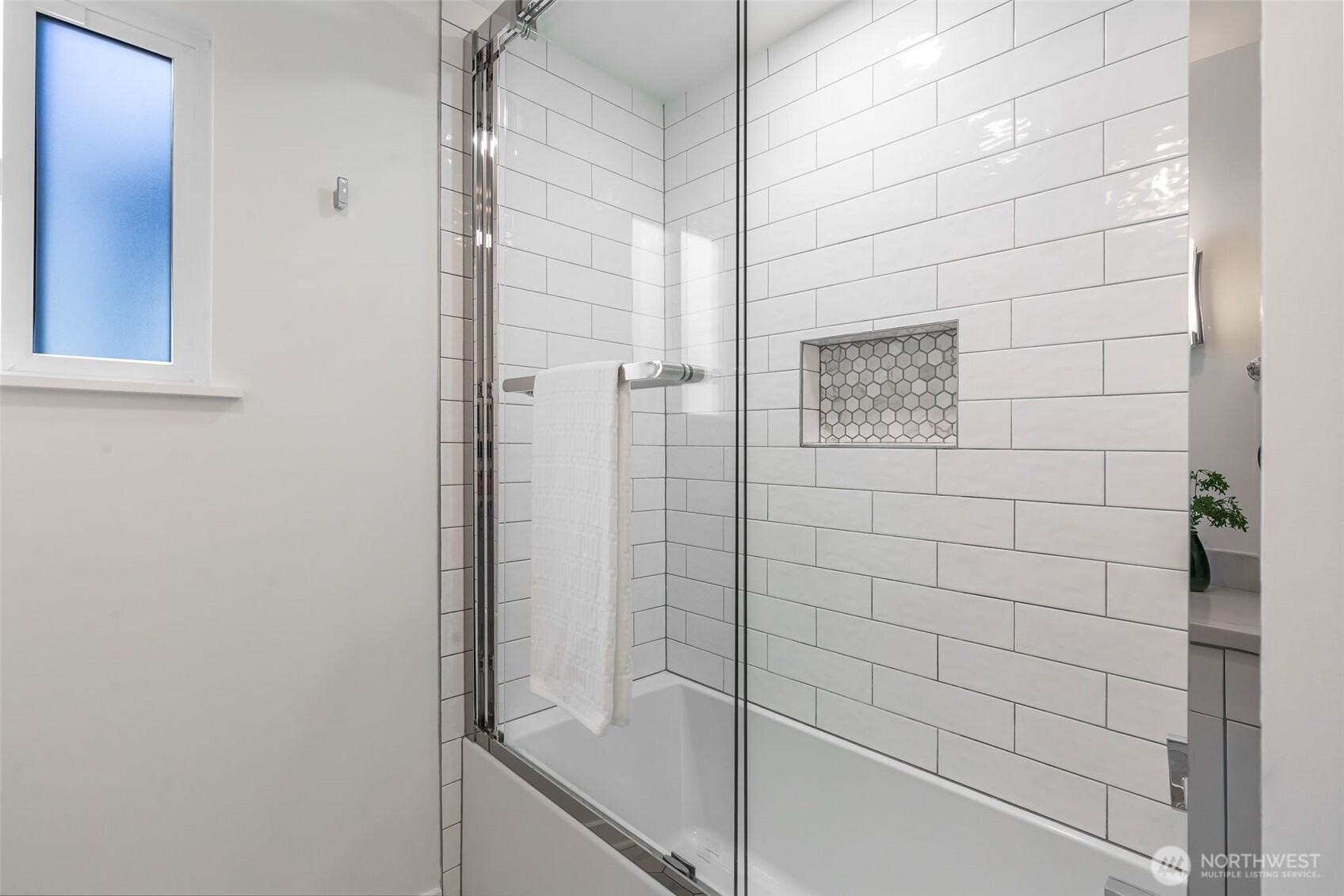 336 NW 46th Street , Seattle, WA 98107