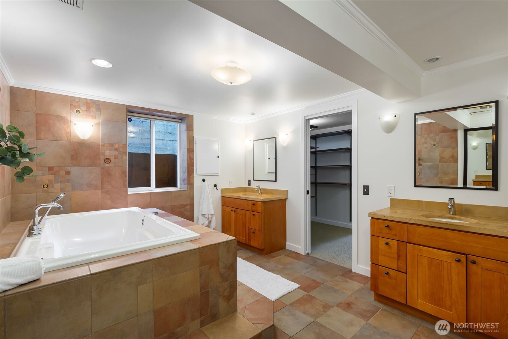 336 NW 46th Street , Seattle, WA 98107