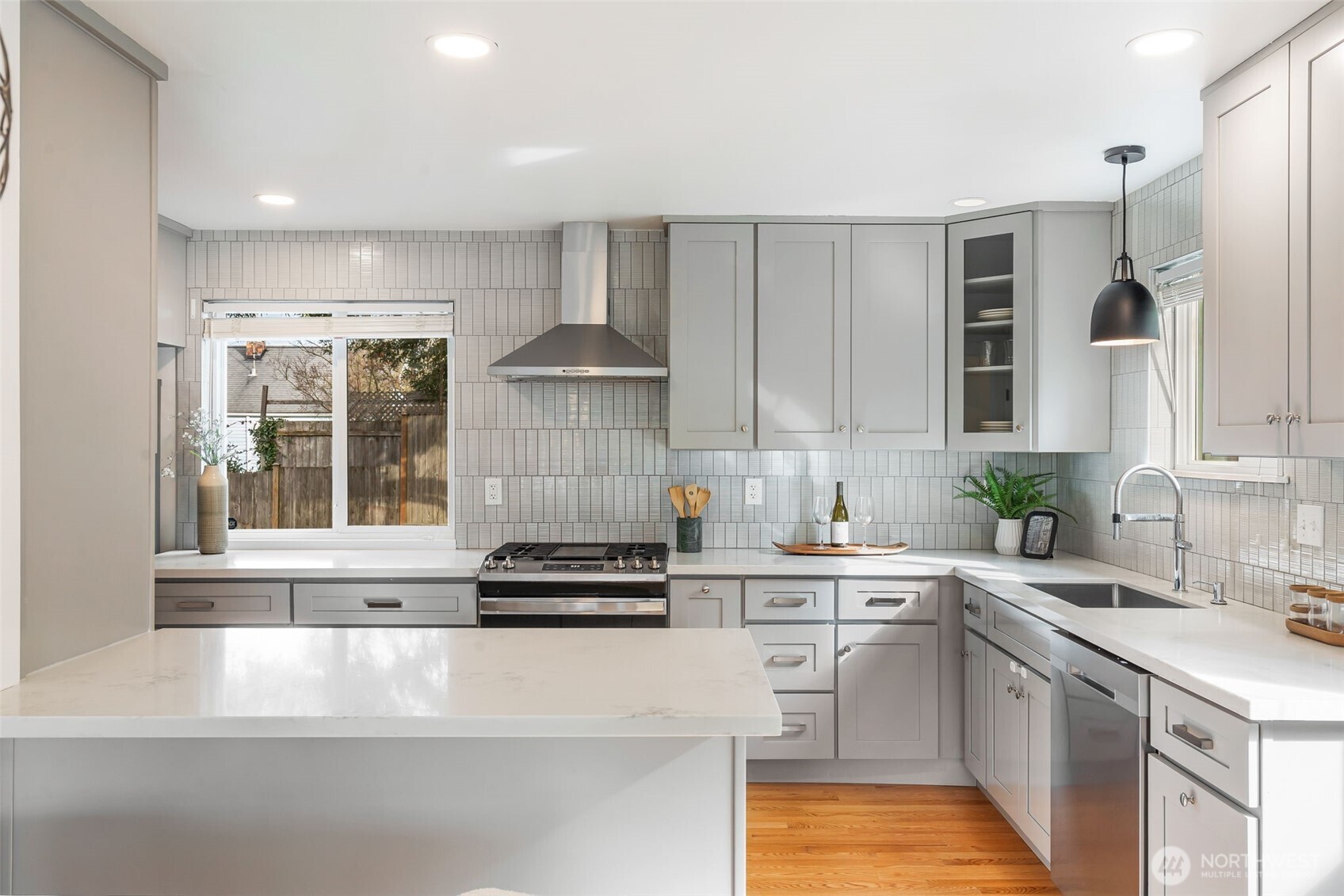 336 NW 46th Street , Seattle, WA 98107