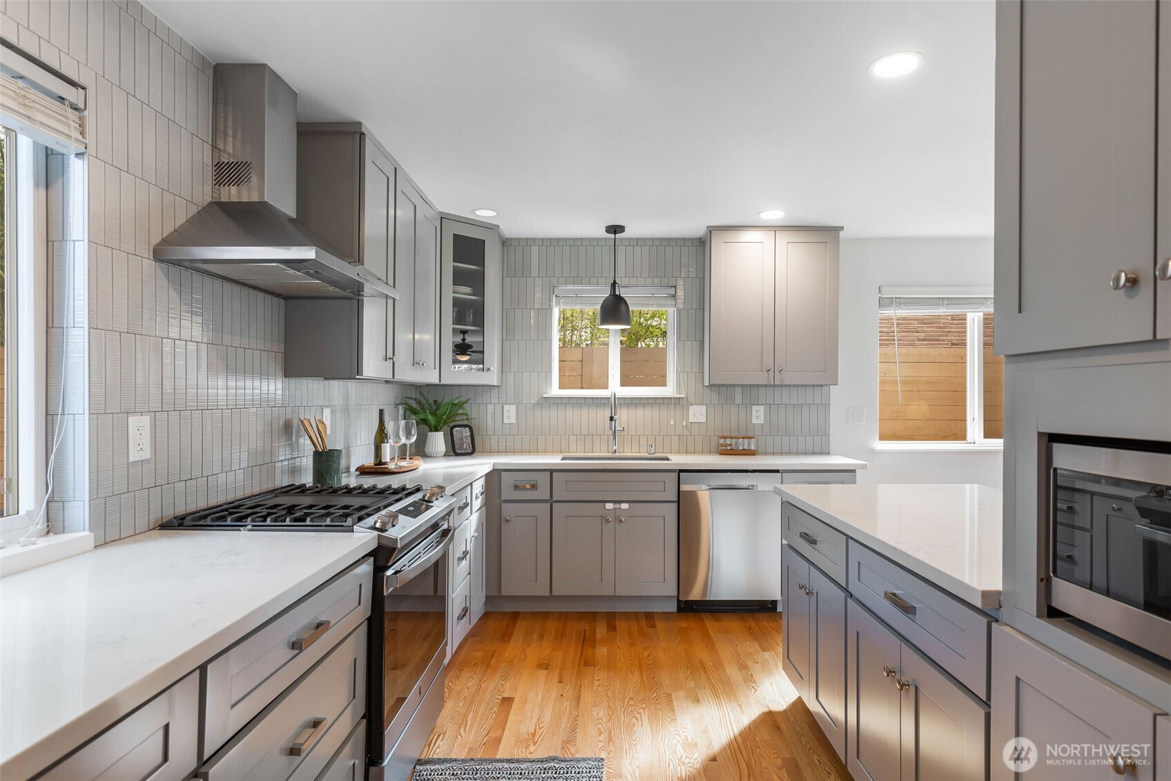 336 NW 46th Street , Seattle, WA 98107