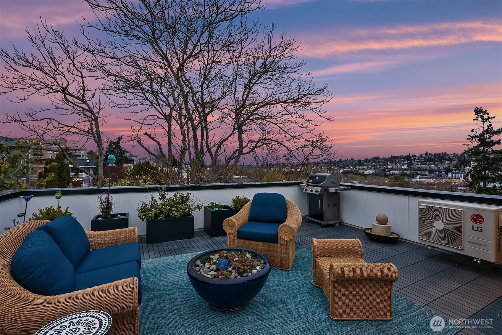 2330 W Plymouth Street #B, Seattle, WA 98199