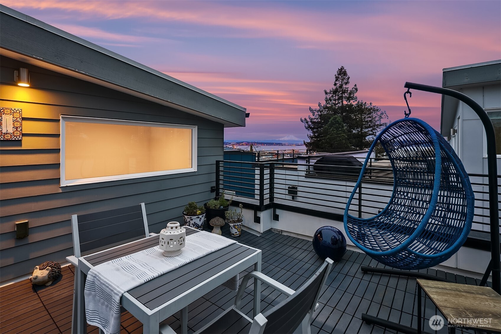 2330 W Plymouth Street #B, Seattle, WA 98199