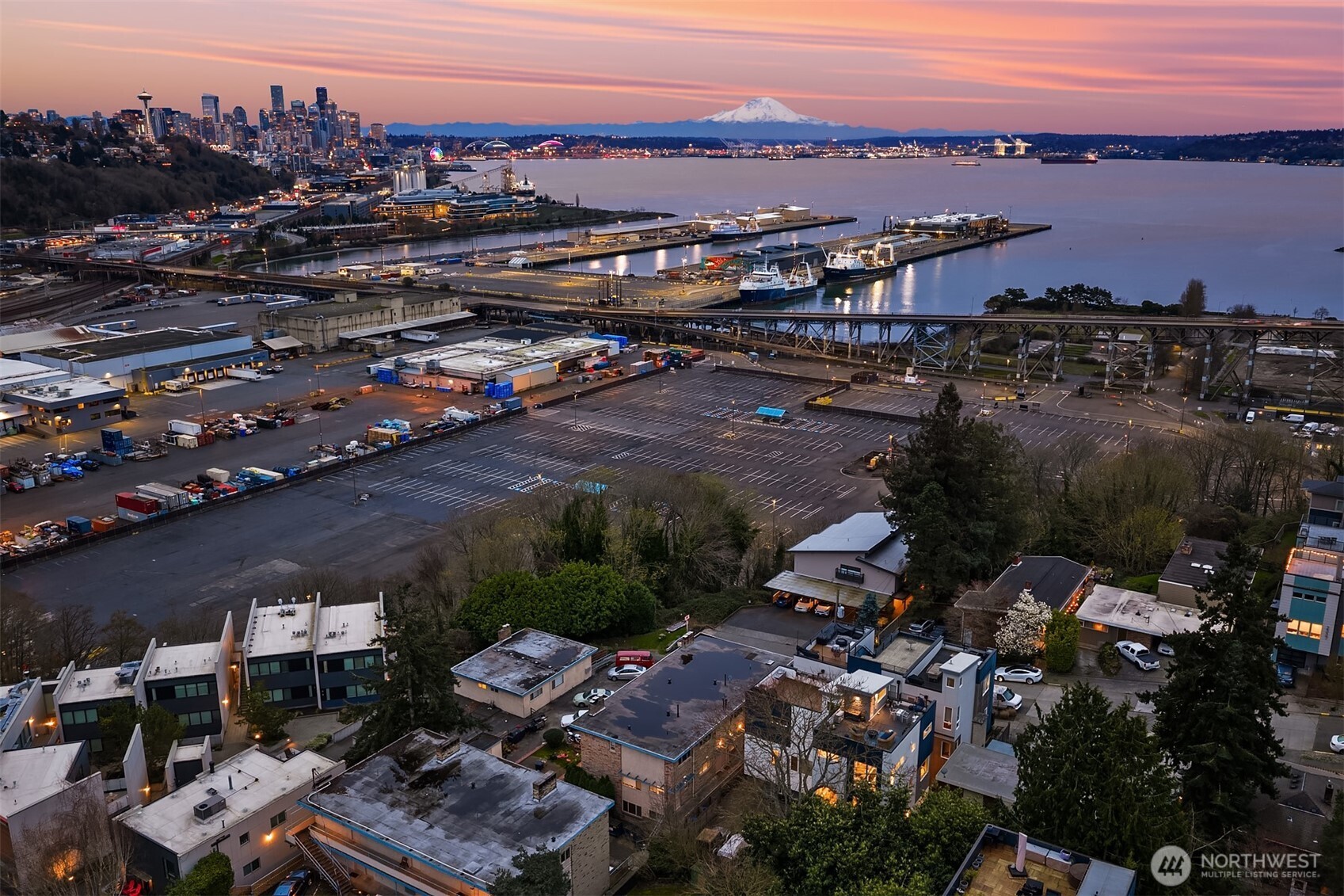 2330 W Plymouth Street #B, Seattle, WA 98199