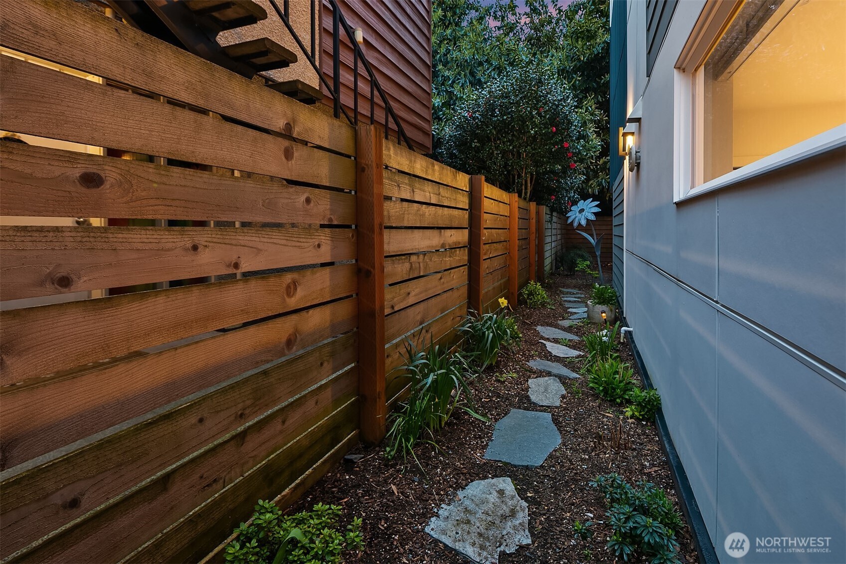 2330 W Plymouth Street #B, Seattle, WA 98199