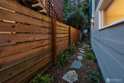 2330 W Plymouth Street #B, Seattle, WA 98199 - Photo 33