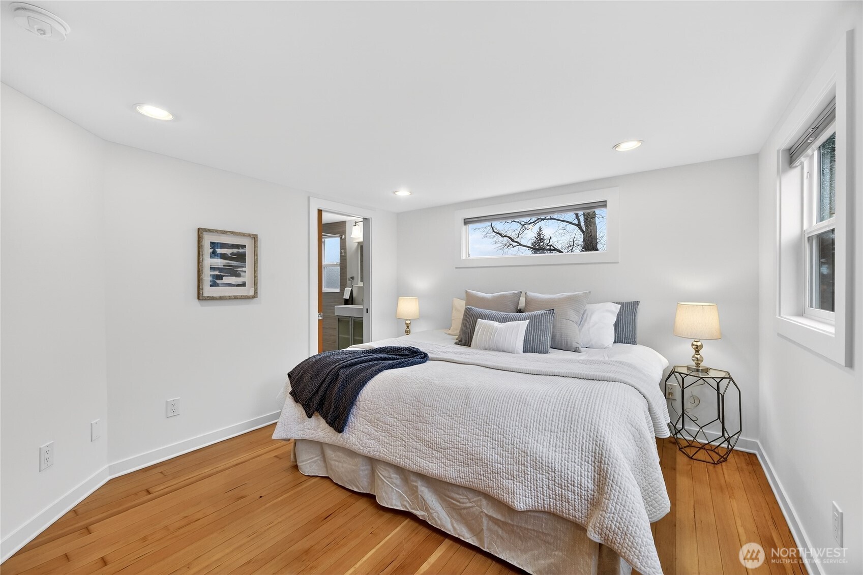 3528 SW 98th Street , Seattle, WA 98126