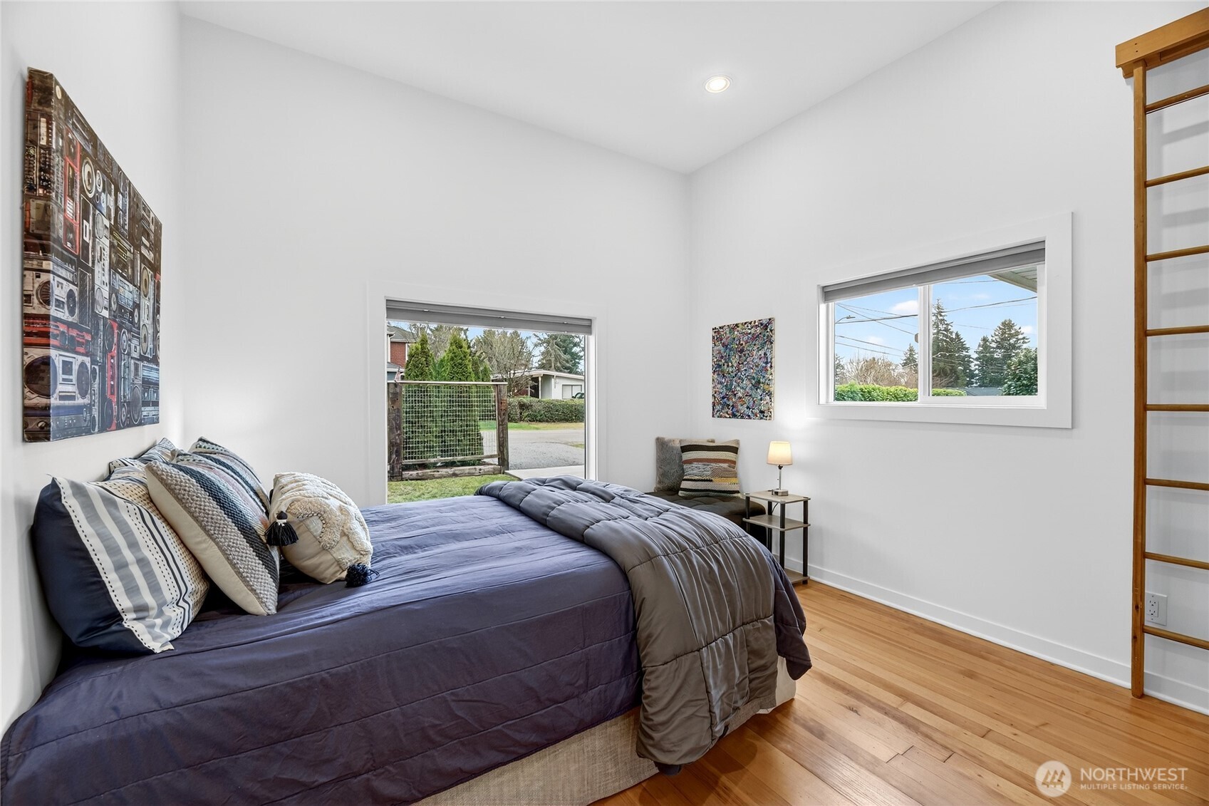 3528 SW 98th Street , Seattle, WA 98126