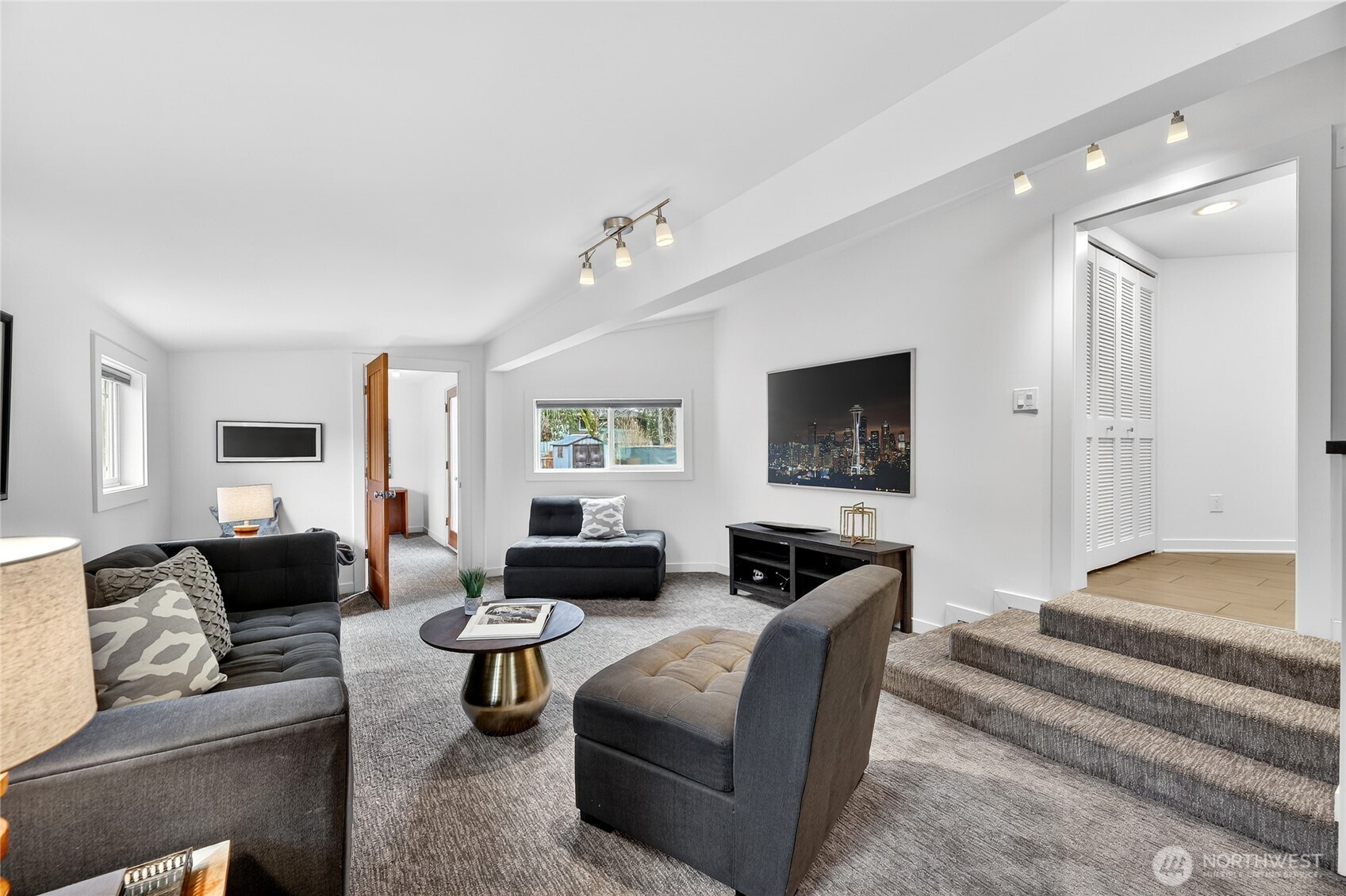 3528 SW 98th Street , Seattle, WA 98126