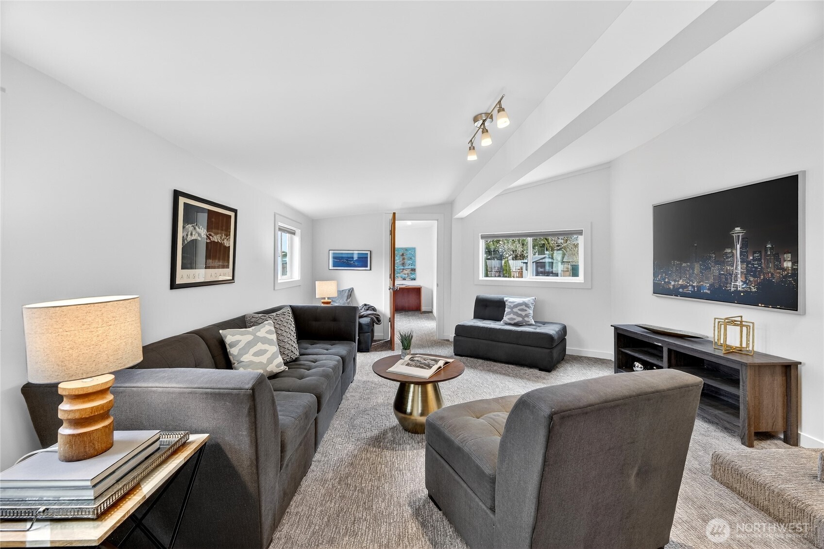 3528 SW 98th Street , Seattle, WA 98126