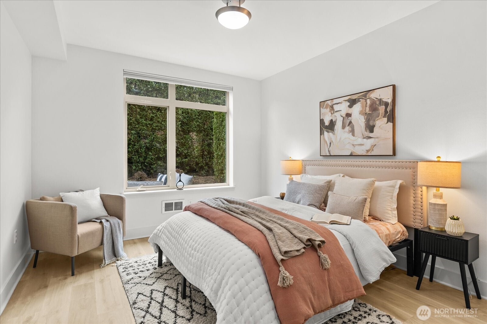 51 Pine Street #201, Edmonds, WA 98020