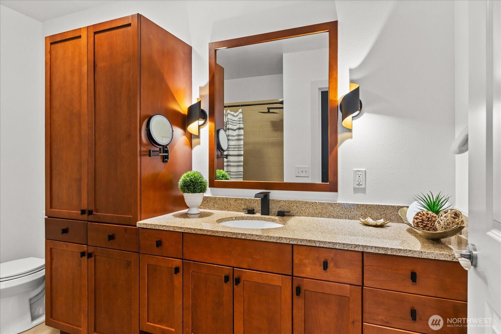 51 Pine Street #201, Edmonds, WA 98020