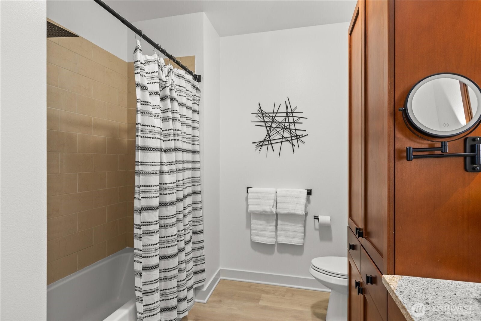 51 Pine Street #201, Edmonds, WA 98020