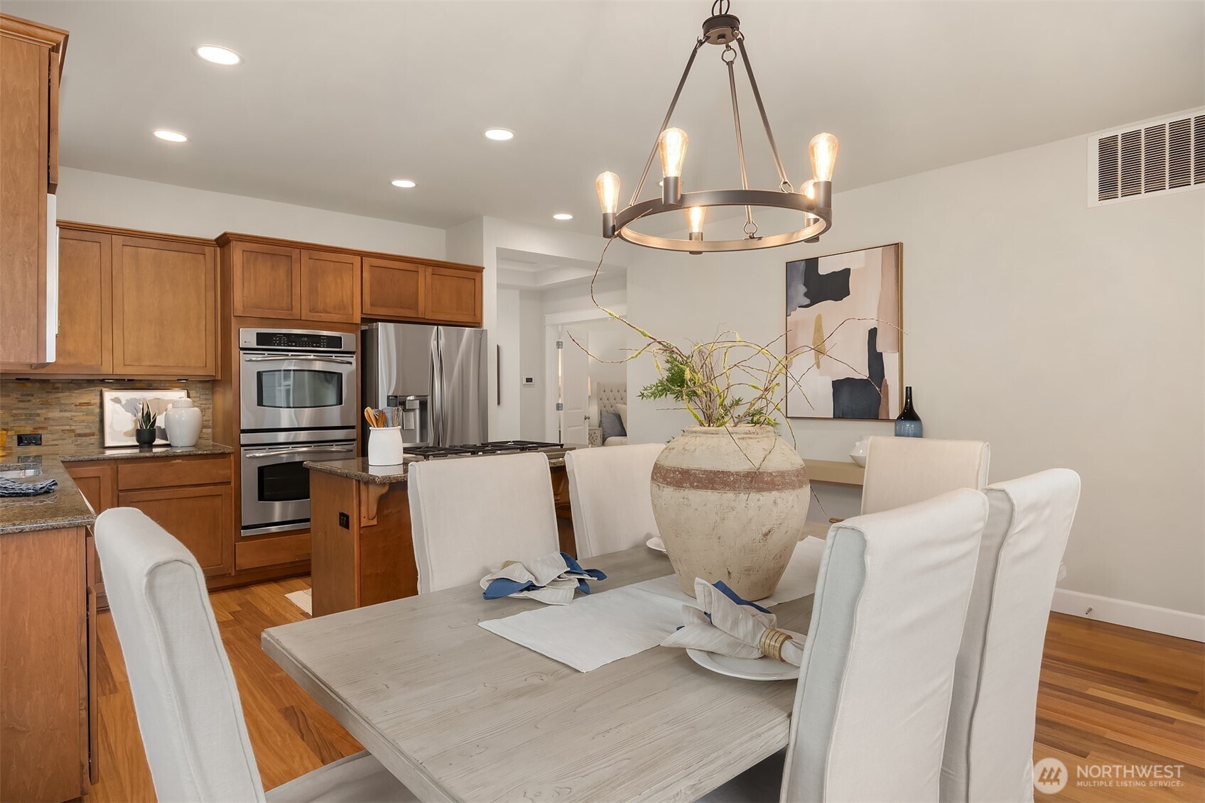 2073 NE Noble Street , Issaquah, WA 98029