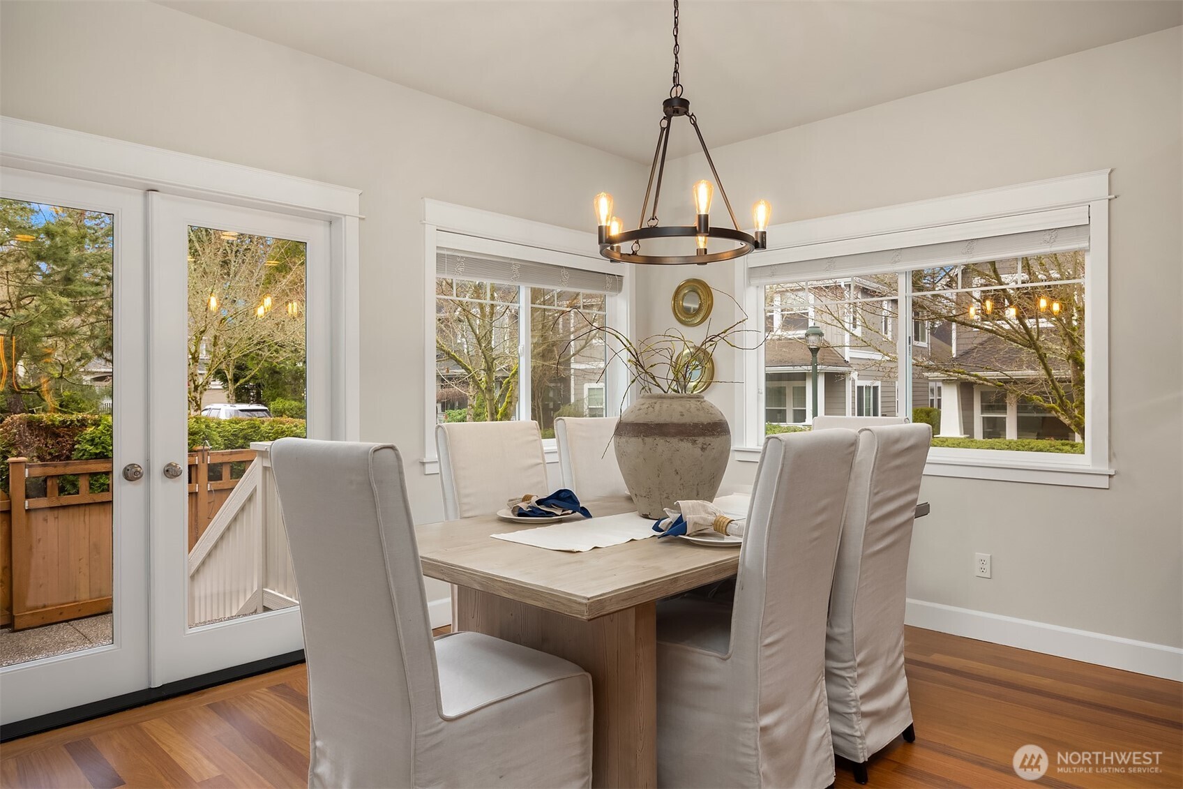 2073 NE Noble Street , Issaquah, WA 98029