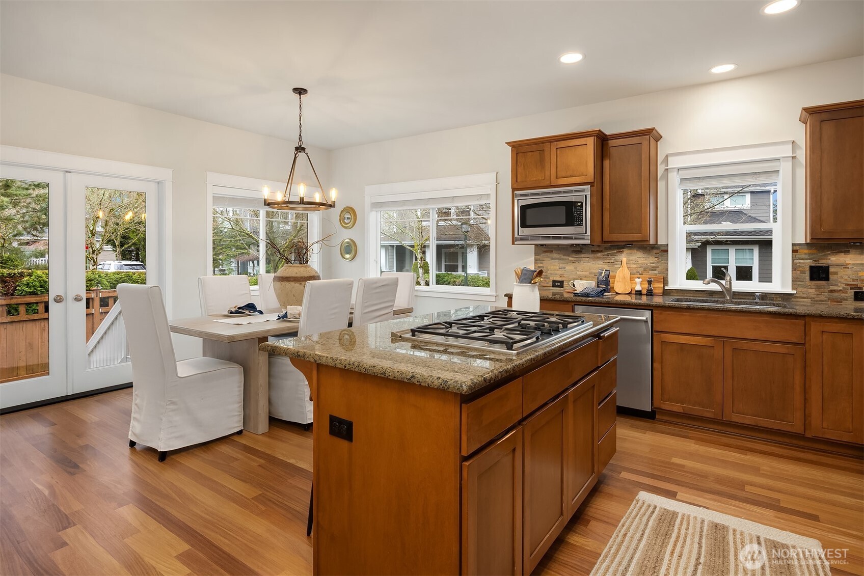 2073 NE Noble Street , Issaquah, WA 98029