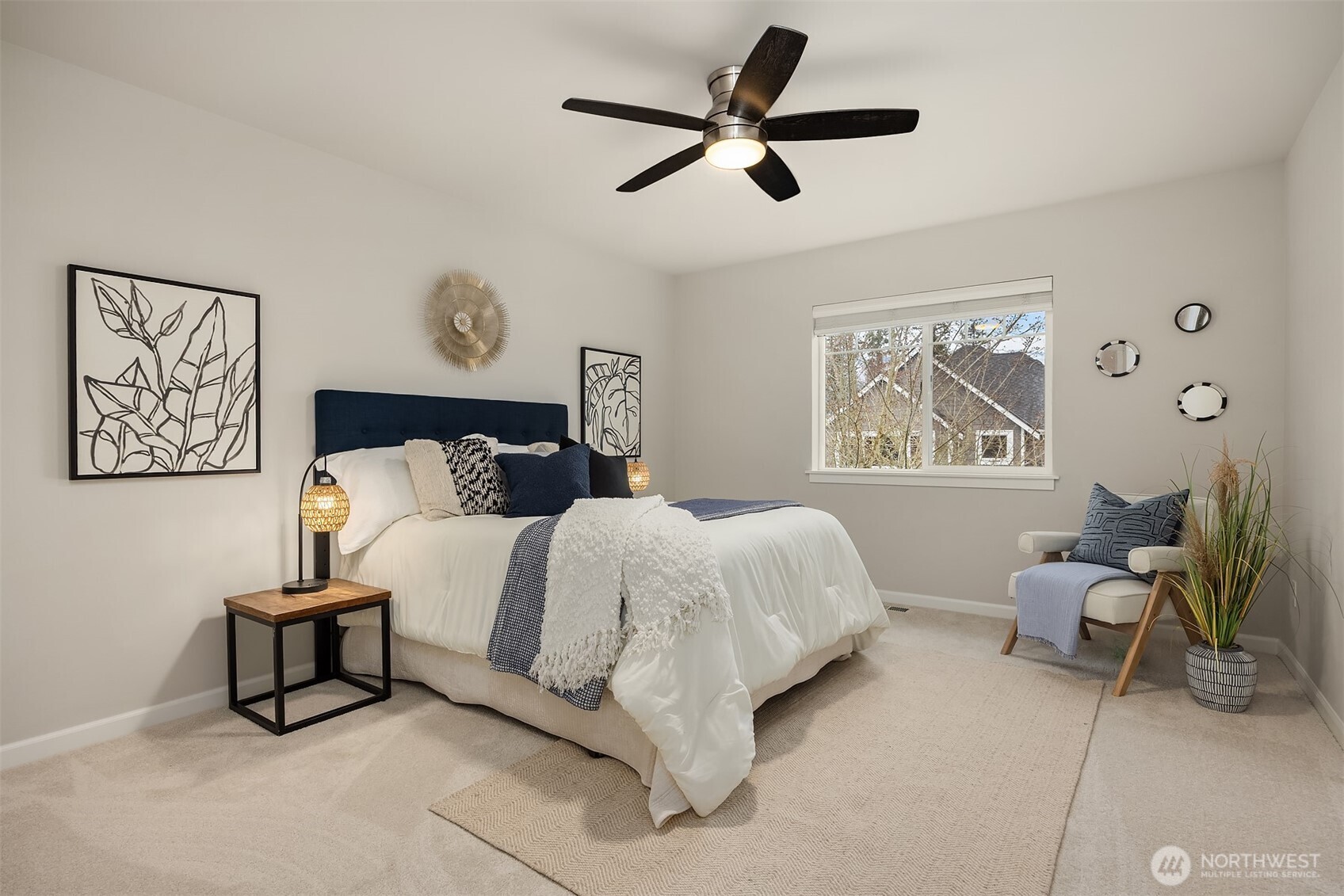 2073 NE Noble Street , Issaquah, WA 98029