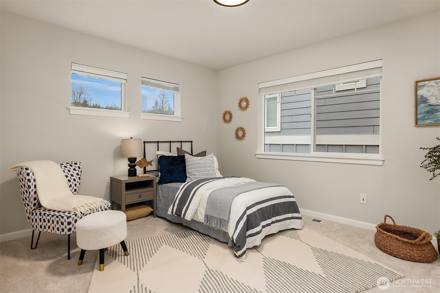 2073 NE Noble Street , Issaquah, WA 98029