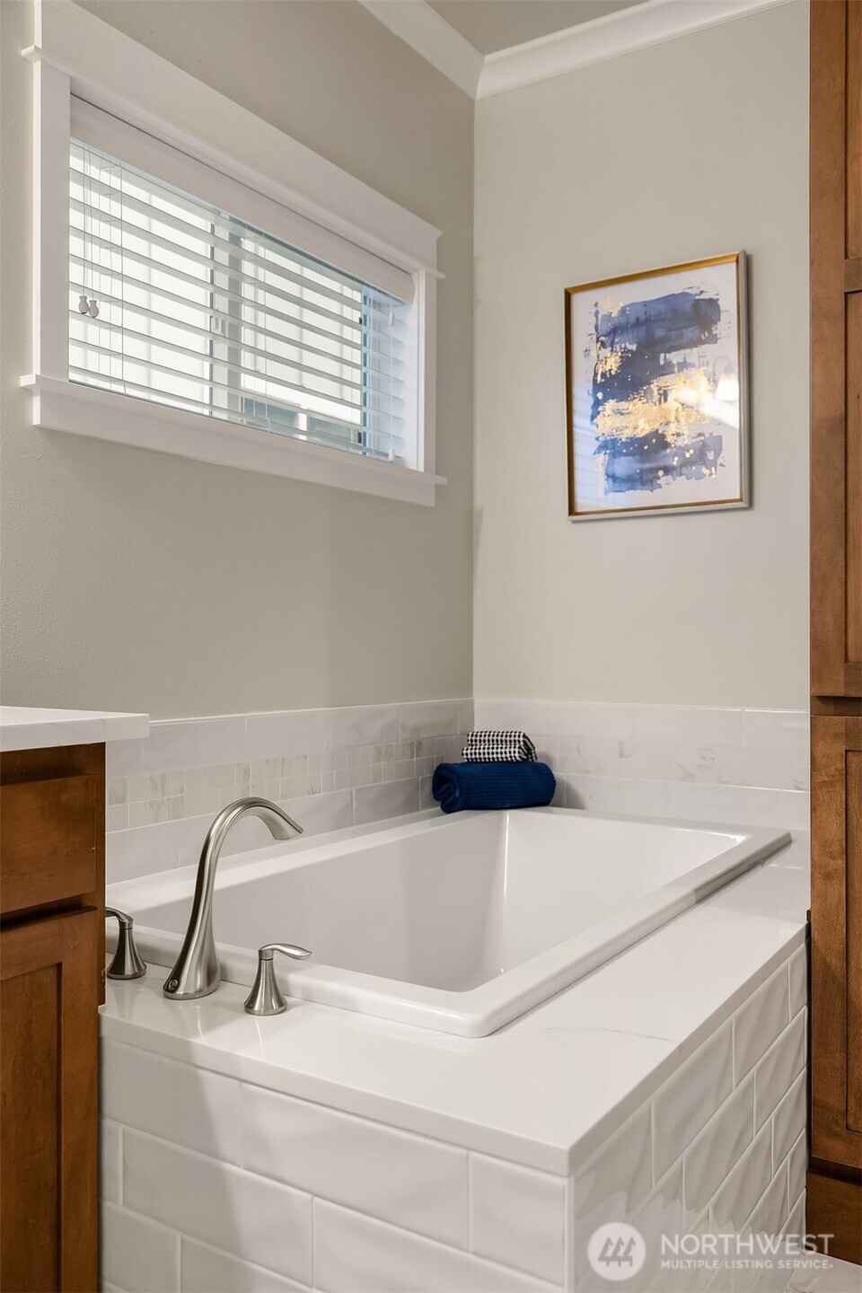 2073 NE Noble Street , Issaquah, WA 98029