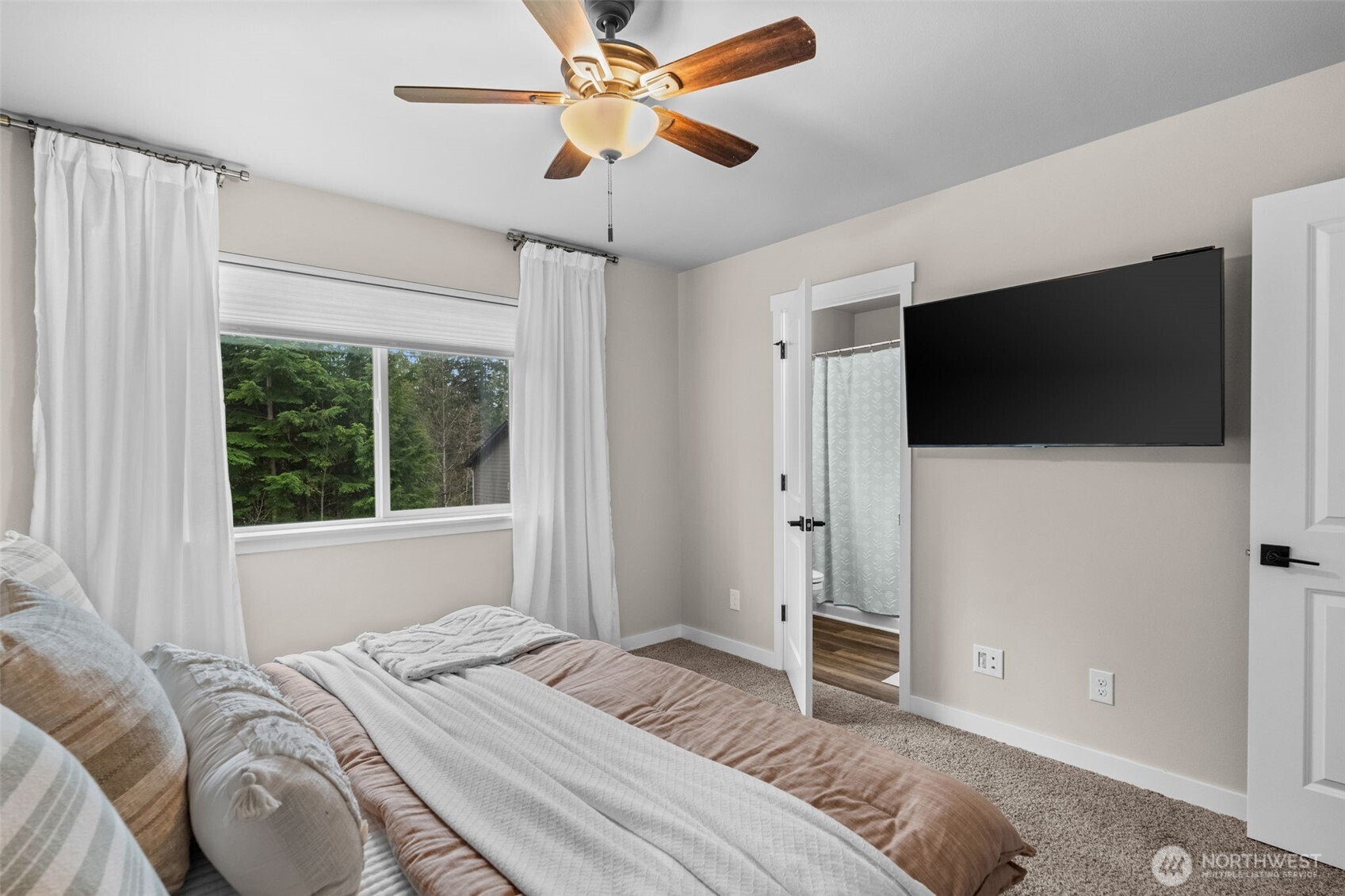 61 E Ellinor Peak Place , Belfair, WA 98528