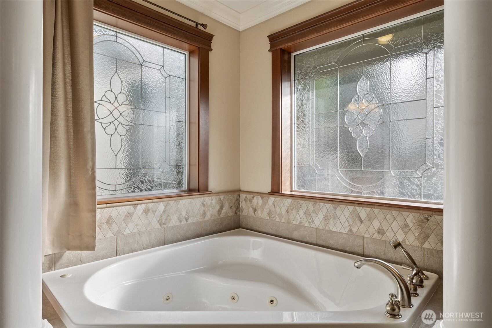 16308 Simonds Road NE, Kenmore, WA 98028