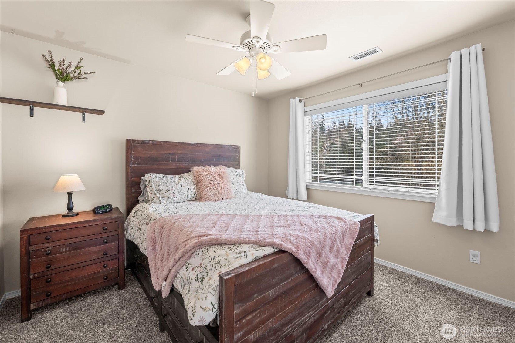 2886 Hannen Street , Dupont, WA 98327